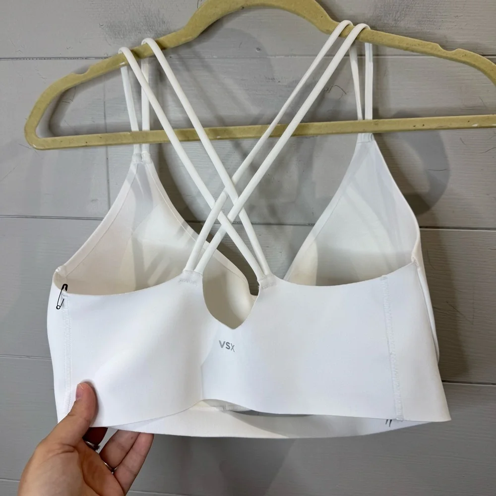 Victoria's Secret VSX NWOT Elevate™ Strappy-Comfort Sports Bra Size M-DD